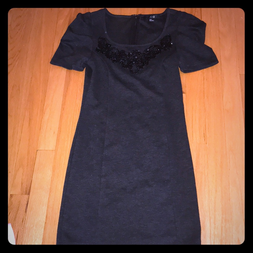 Gorgeous body con black dress with sequins🎉
